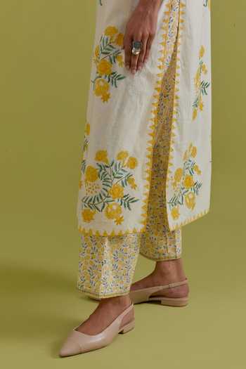 Buy Upavita Off White Cotton, Chanderi Round Neck Floral Print Kurta Set Buy_Upavita_Off White Cotton, Chanderi Round Neck Floral Print Kurta Set
