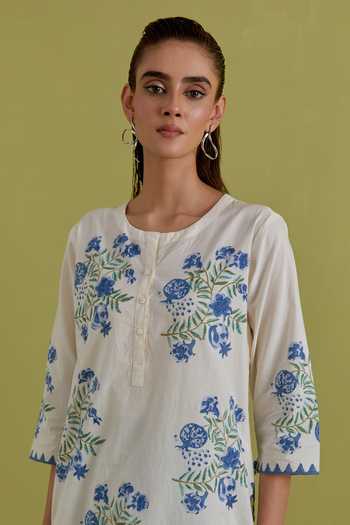 Buy Upavita Off White Cotton, Chanderi Round Neck Floral Hand Block Print Kurta Set Buy_Upavita_Off White Cotton, Chanderi Round Neck Floral Hand Block Print Kurta Set