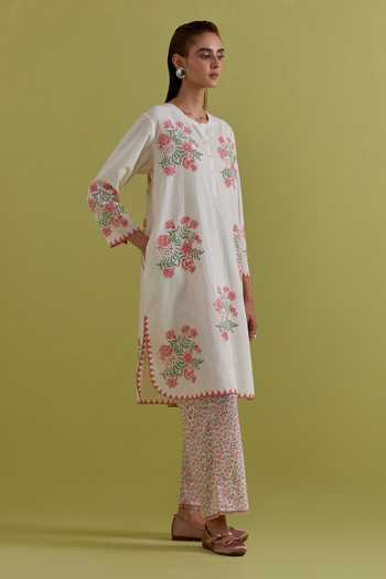 Buy_Upavita_Off White Cotton, Chanderi Round Neck, Yes Hand Block Print Kurta Set _Online_at_Aza_Fashions