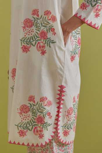 Buy_Upavita_Off White Cotton, Chanderi Round Neck, Yes Hand Block Print Kurta Set 