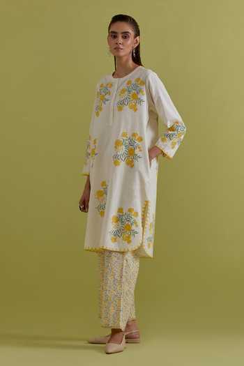 Upavita Off White Cotton, Chanderi Round Neck Hand Block Print Kurta Set Online at Aza Fashions Upavita_Off White Cotton, Chanderi Round Neck Hand Block Print Kurta Set _Online_at_Aza_Fashions
