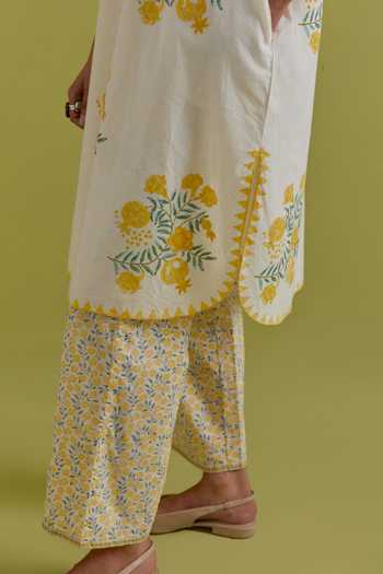 Buy Upavita Off White Cotton, Chanderi Round Neck Hand Block Print Kurta Set Buy_Upavita_Off White Cotton, Chanderi Round Neck Hand Block Print Kurta Set