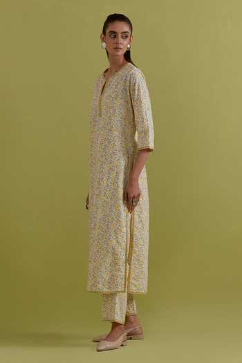 Shop_Upavita_Green Cotton, Chanderi Round Neck Floral Hand Block Print Kurta Set _Online_at_Aza_Fashions