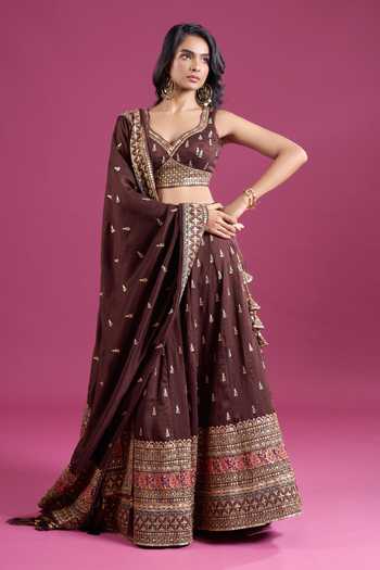 Samyukta Singhania_Brown Silk Sweetheart Neck Sequins Embroidered Chinnon Lehenga Set _at_Aza_Fashions