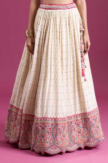 Samyukta Singhania_Cream Jacquard, Tissue Sweetheart Neck Sequins Embroidered Lehenga Set _Online_at_Aza_Fashions