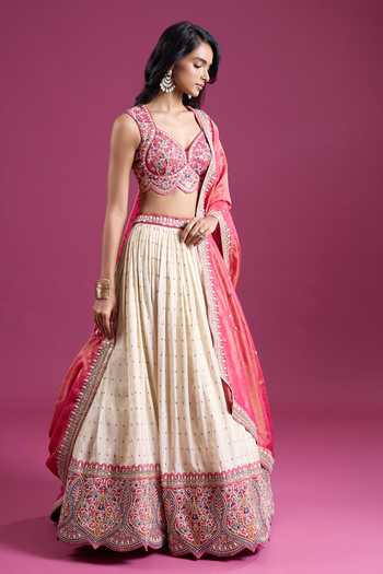 Buy_Samyukta Singhania_Cream Jacquard, Tissue Sweetheart Neck Sequins Embroidered Lehenga Set 