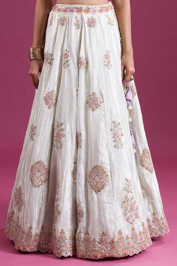 Samyukta Singhania_Green Tissue Sweetheart Neck Sequinned And Zari Embroidered Lehenga Set _Online_at_Aza_Fashions