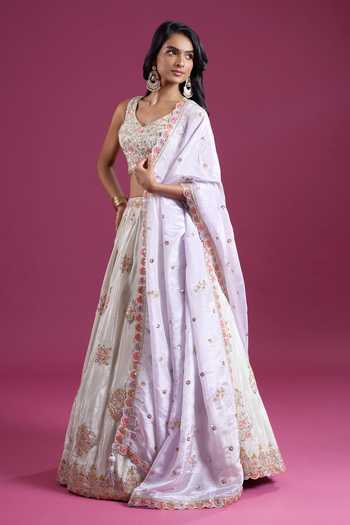 Samyukta Singhania_Green Tissue Sweetheart Neck Sequinned And Zari Embroidered Lehenga Set _at_Aza_Fashions