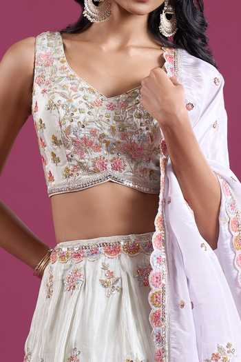 Buy_Samyukta Singhania_Green Tissue Sweetheart Neck Sequinned And Zari Embroidered Lehenga Set 