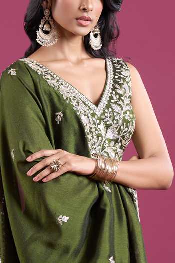 Samyukta Singhania_Green Tissue V-neck Sequinned And Zari Embroidered Lehenga Set _Online_at_Aza_Fashions