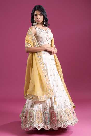 Samyukta Singhania_Cream Tissue Sweetheart Neck Sequinned And Zari Embroidered Lehenga Set _Online_at_Aza_Fashions