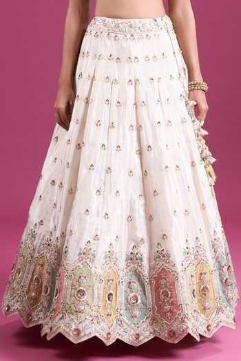 Samyukta Singhania_Cream Tissue Sweetheart Neck Sequinned And Zari Embroidered Lehenga Set _at_Aza_Fashions