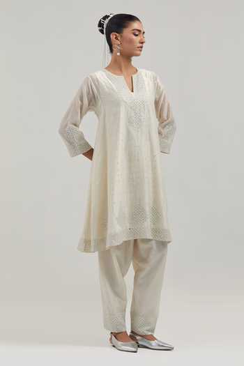 Kora_Off White Silk, Chanderi, Cotton Split V-neck Kurta Set _Online_at_Aza_Fashions