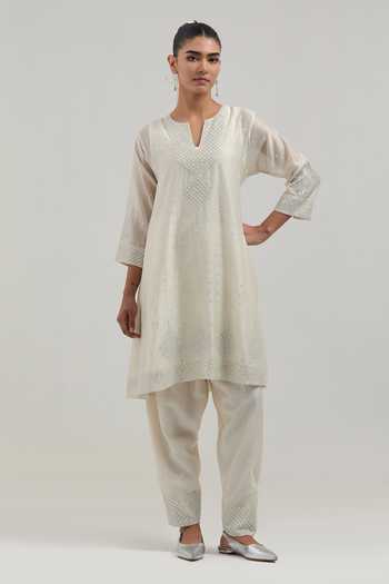 Shop_Kora_Off White Silk, Chanderi, Cotton Split V-neck Kurta Set _Online_at_Aza_Fashions