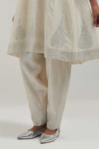 Buy_Kora_Off White Silk, Chanderi, Cotton Split V-neck Kurta Set 