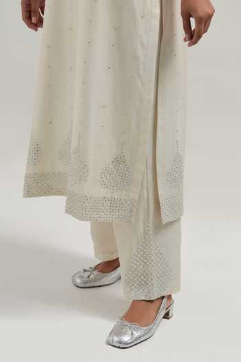 Buy_Kora_Off White Silk, Chanderi, Cotton Round Neck Kurta Set 