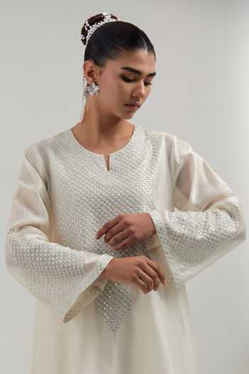 Kora_Off White Silk, Chanderi, Cotton Round Neck Embroidered Kurta Set _Online_at_Aza_Fashions