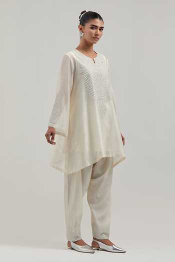 Kora_Off White Silk, Chanderi, Cotton Round Neck Embroidered Kurta Set _at_Aza_Fashions