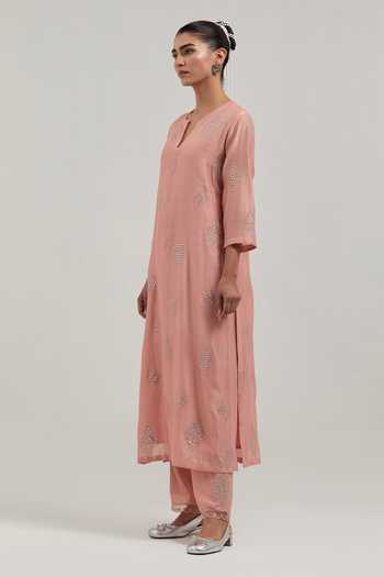 Buy_Kora_Peach Silk, Chanderi, Cotton Split V-neck Kurta And Pant Set _Online_at_Aza_Fashions