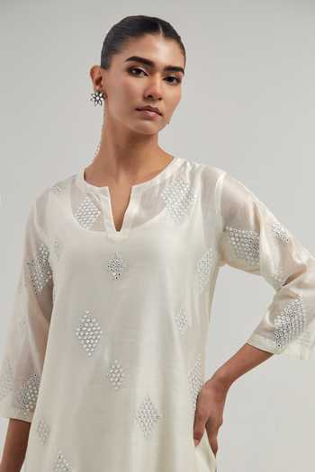 Kora_Off White Silk, Chanderi, Cotton Split V-neck Kurta Set _at_Aza_Fashions