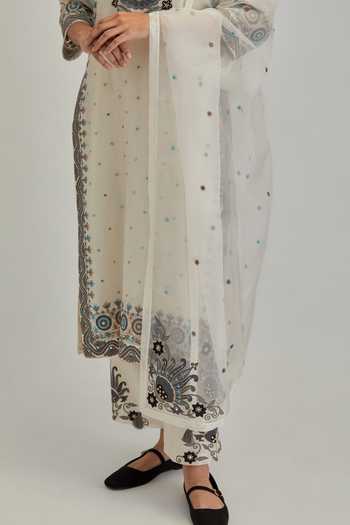 Shop_Kora_Off White , Chanderi, Cotton, Organza Split V-neck Kurta Set _Online_at_Aza_Fashions