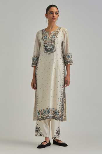 Kora_Off White , Chanderi, Cotton, Organza Split V-neck Kurta Set _at_Aza_Fashions