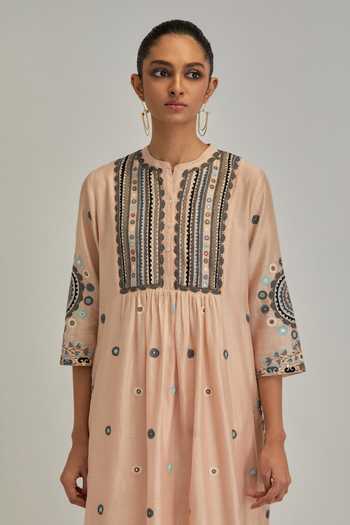 Buy_Kora_Pink Silk, Chanderi, Cotton Mandarin Collar Applique Kurta Set _Online_at_Aza_Fashions