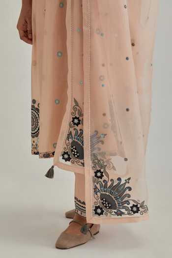 Buy_Kora_Pink Silk, Chanderi, Cotton Mandarin Collar Applique Kurta Set 