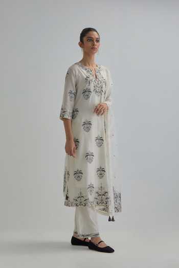 Kora_Off White , Chanderi, Cotton, Organza Floral Butti Pattern Kurta Set _at_Aza_Fashions