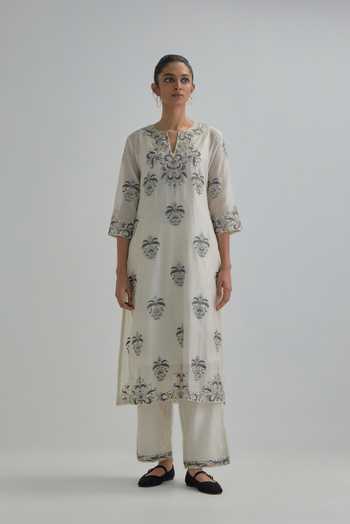 Buy_Kora_Off White , Chanderi, Cotton, Organza Floral Butti Pattern Kurta Set 
