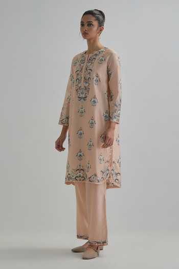 Buy Kora Pink , Chanderi, Cotton, Organza Round Floral Butti Kurta And Pant Set Online at Aza Fashions Buy_Kora_Pink , Chanderi, Cotton, Organza Round Floral Butti Kurta And Pant Set _Online_at_Aza_Fashions