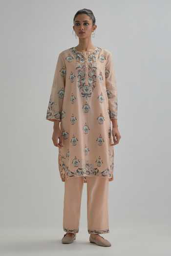 Shop Kora Pink , Chanderi, Cotton, Organza Round Floral Butti Kurta And Pant Set Online at Aza Fashions Shop_Kora_Pink , Chanderi, Cotton, Organza Round Floral Butti Kurta And Pant Set _Online_at_Aza_Fashions