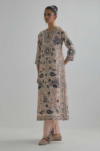 Shop_Kora_Pink , Chanderi, Cotton, Organza Split V-neck Applique Kurta Set _Online_at_Aza_Fashions
