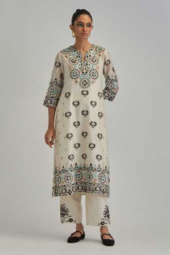 Buy_Kora_Off White , Chanderi, Cotton, Organza Split V-neck, Yes Kurta Set 