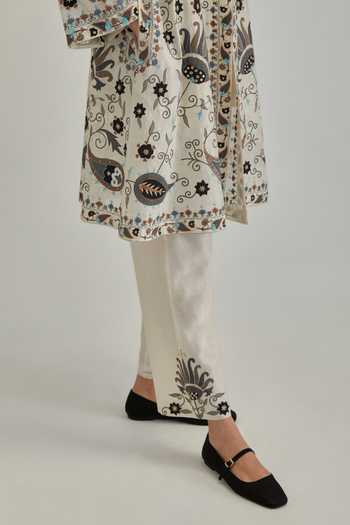 Buy_Kora_Off White Silk, Chanderi Round Neck Floral Pattern Jacket Pant Set 