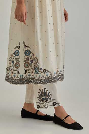 Kora Off White , Chanderi, Cotton, Organza Split V-neck Anarkali Set Online at Aza Fashions Kora_Off White , Chanderi, Cotton, Organza Split V-neck Anarkali Set _Online_at_Aza_Fashions