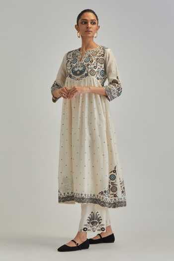 Buy Kora Off White , Chanderi, Cotton, Organza Split V-neck Anarkali Set Online at Aza Fashions Buy_Kora_Off White , Chanderi, Cotton, Organza Split V-neck Anarkali Set _Online_at_Aza_Fashions