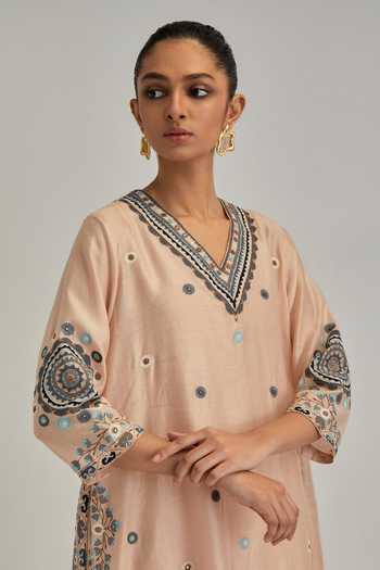 Kora_Pink , Chanderi, Cotton, Organza V-neck, Yes Embroidered Kurta Set _at_Aza_Fashions