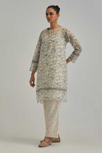 Kora_Off White Silk, Chanderi, Cotton Round Neck Print Kurta Set _Online_at_Aza_Fashions