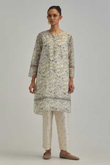 Kora_Off White Silk, Chanderi, Cotton Round Neck Print Kurta Set _at_Aza_Fashions