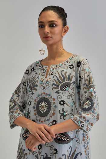 Kora_Blue , Chanderi, Cotton, Organza Split V-neck, Floral Pattern Kurta Set _at_Aza_Fashions