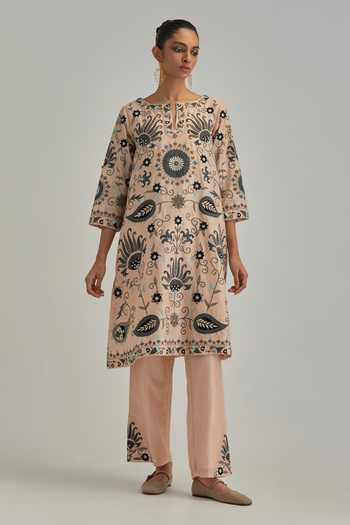 Shop_Kora_Pink , Chanderi, Cotton, Organza Split V-neck, Embroidered Kurta Set _Online_at_Aza_Fashions