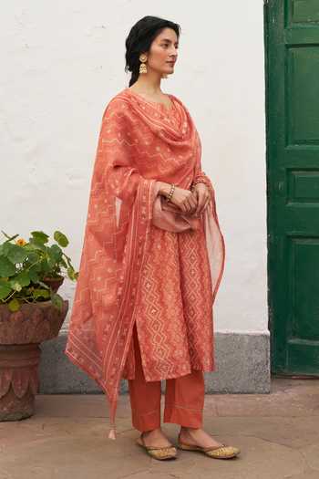 Karaj Jaipur_Rust Cotton, Chanderi Round Neck Geometric Print Kurta Set _Online_at_Aza_Fashions