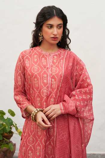 Shop_Karaj Jaipur_Pink Cotton, Chanderi Round Neck Soft Coral Print Kurta Set _Online_at_Aza_Fashions