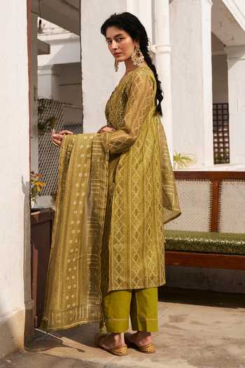 Karaj Jaipur_Olive Green Chanderi, Cotton V-neck, Yes Geometric Print Kurta Set _at_Aza_Fashions