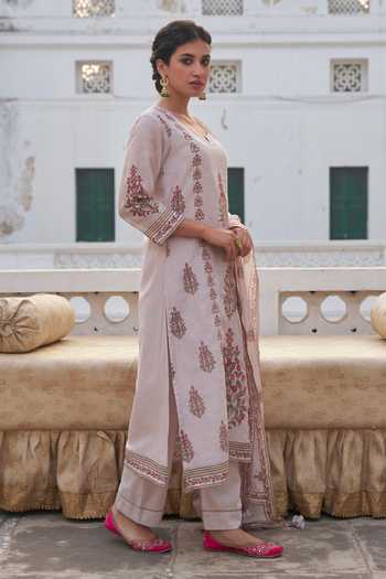 Buy Karaj Jaipur Blush Cotton, Linen V-neck Heritage Print Kurta Set Online at Aza Fashions Buy_Karaj Jaipur_Blush Cotton, Linen V-neck Heritage Print Kurta Set _Online_at_Aza_Fashions