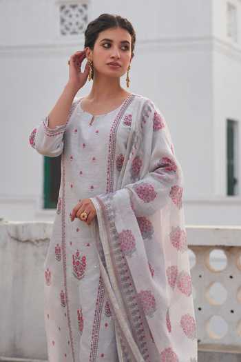 Shop_Karaj Jaipur_Grey Linen, Cotton Split V-neck Floral Print Kurta Set _Online_at_Aza_Fashions