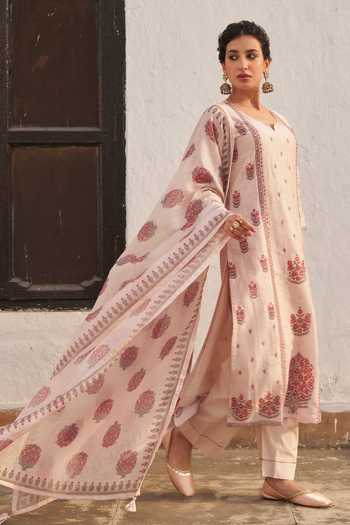 Shop_Karaj Jaipur_Pink Chanderi, Cotton Split V-neck Floral Print Kurta Set _Online_at_Aza_Fashions