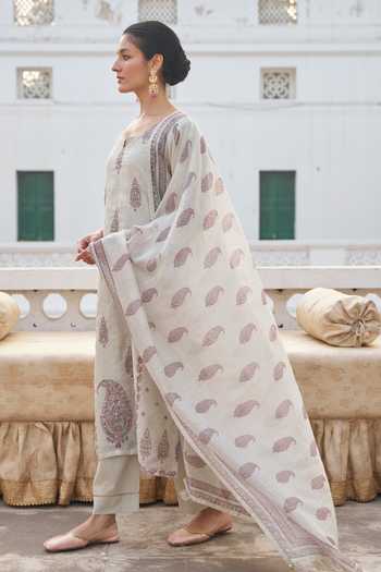 Karaj Jaipur_Grey Linen, Cotton Split V-neck, Yes Floral Print Kurta Set _Online_at_Aza_Fashions