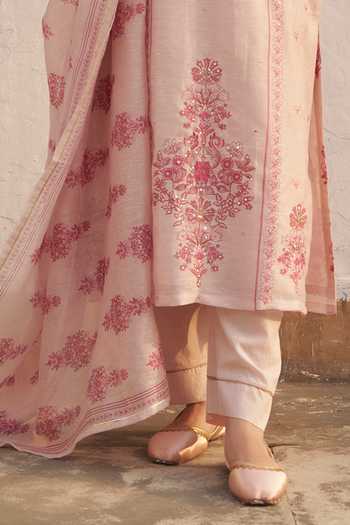 Buy_Karaj Jaipur_Pink Linen, Cotton Round Neck Flower Print Kurta Set _Online_at_Aza_Fashions